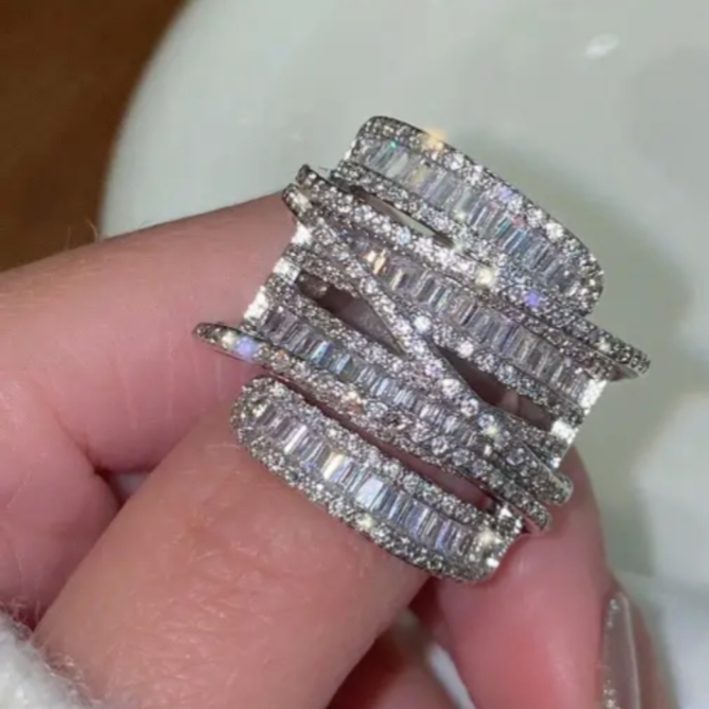 Elegant Silver Fashion Crystal Women's Ring NIP - Picture 2 of 5